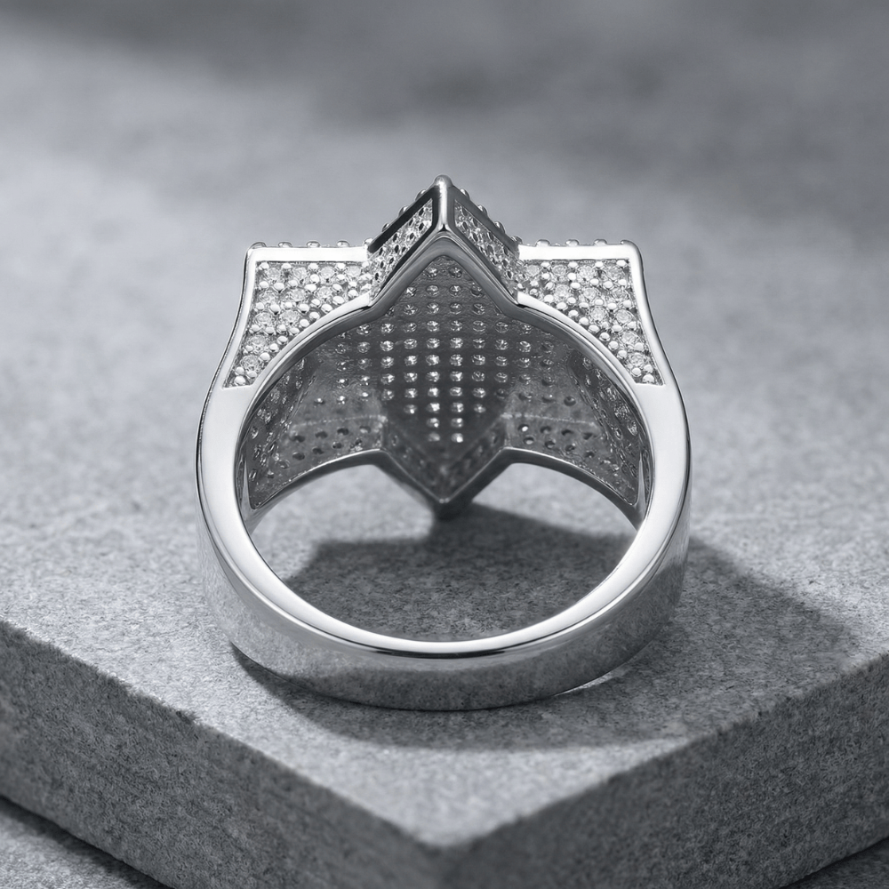 Des Finitions Exemplaires - Bague Chevalière Diamant Homme Moissanite Étoile