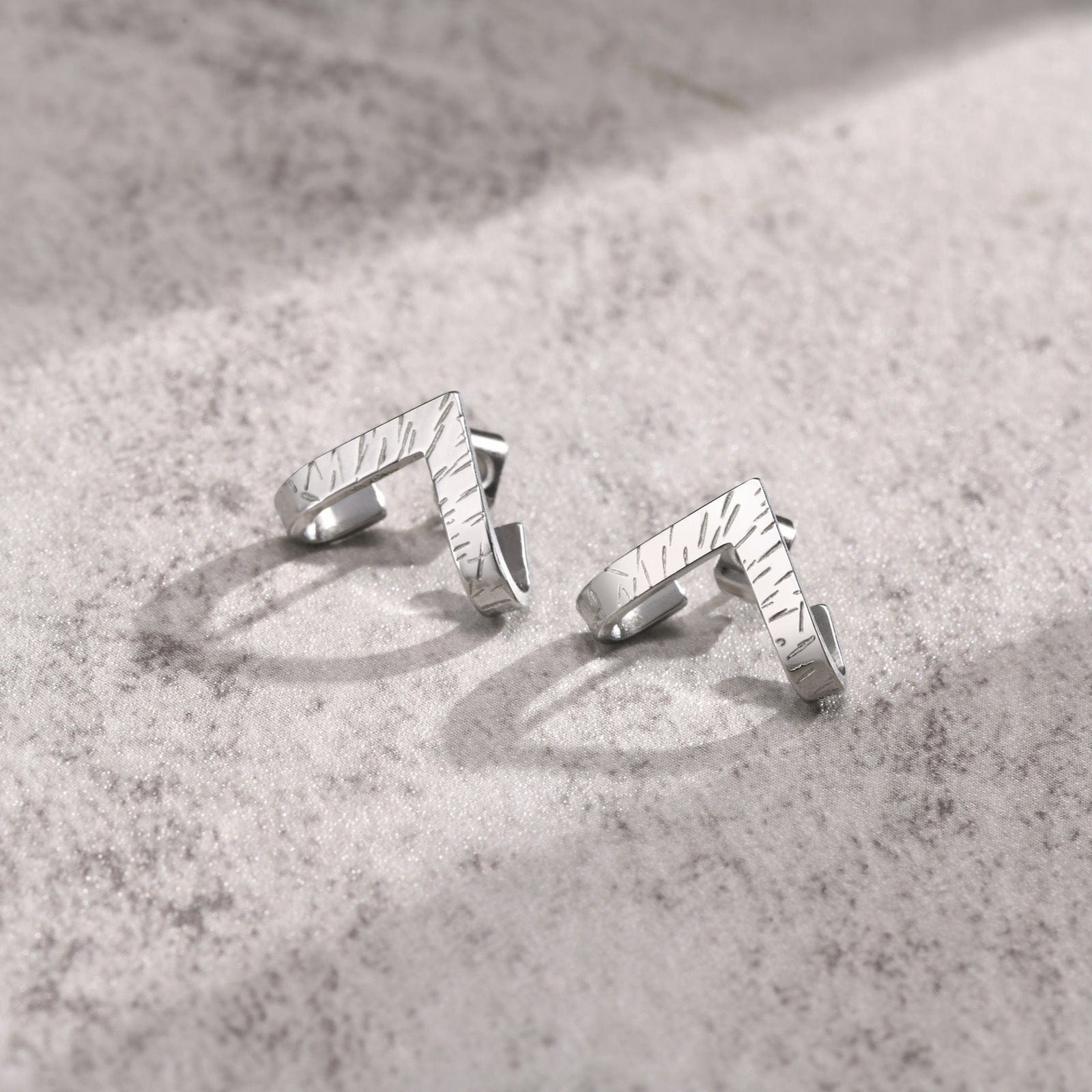 Paire de boucles d’oreilles sans trou pour homme – Acier inoxydable argent, finition texturée