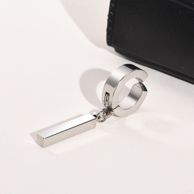 Boucle d’oreille clip pendante homme argentée en acier inoxydable