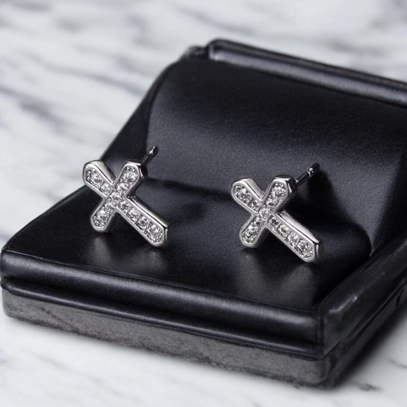 Paire de boucles d’oreilles croix effet diamant pour homme, finition argentée