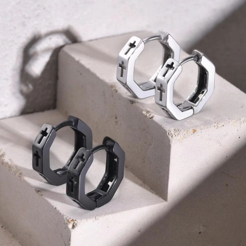 Duo de boucles d’oreilles pour homme – créoles anneau noir et argent avec croix découpée en acier inoxydable