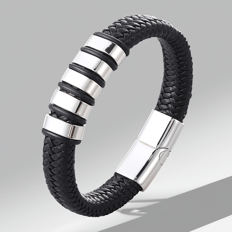 Bracelet Personnalisé en cuir tressé argent sur fond gris