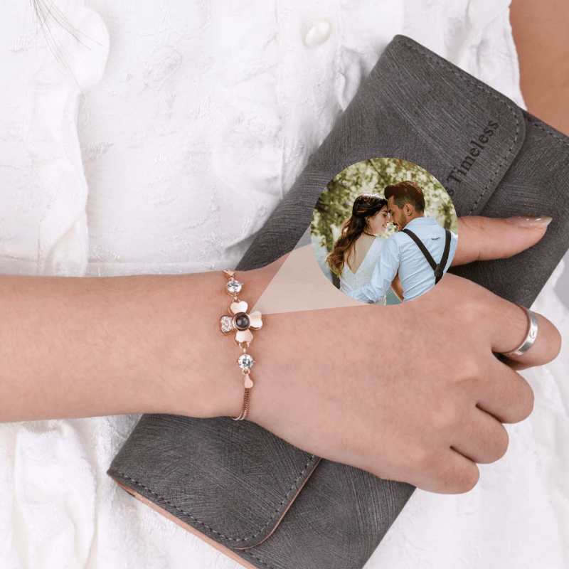 Bracelet photo personnalisé fleur en argent or rose porté