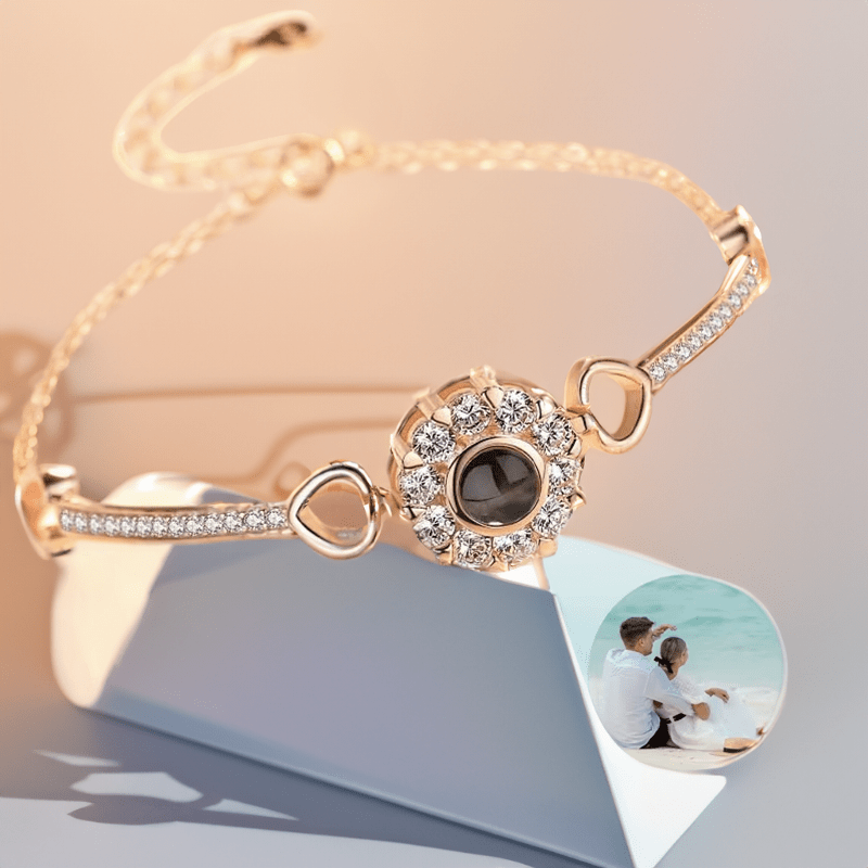 Bracelet photo projection en argent or sur présentoir