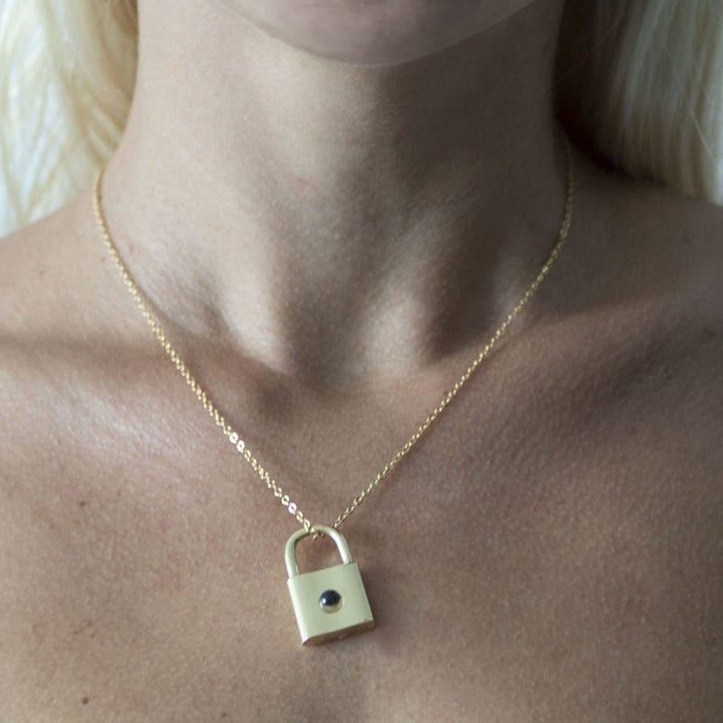 Collier Photo Cadenas Personnalisé or porté