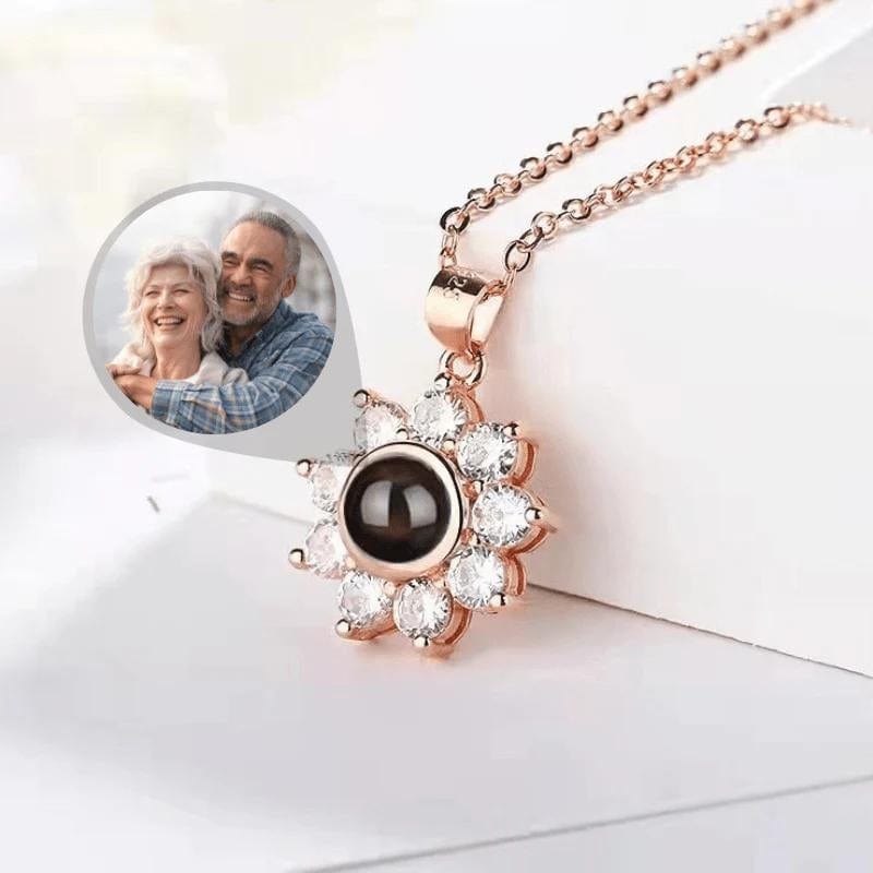 Collier avec Photo Personnalisé or rose sur fond blanc