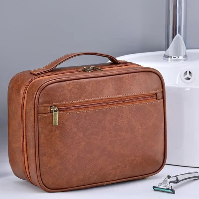 trousse de toilette homme suspendue marron en cuir avec poignée