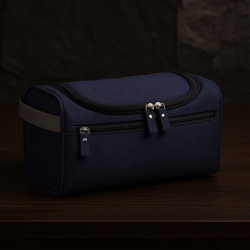 grande trousse de toilette homme suspendue bleu marine organisée