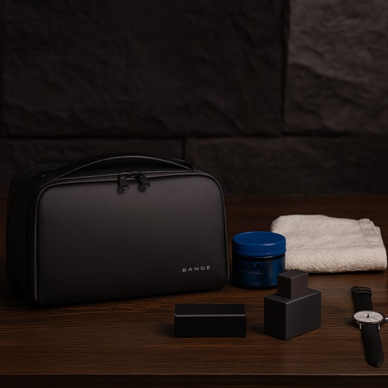 trousse de toilette rigide noire pour homme avec accessoires de soin