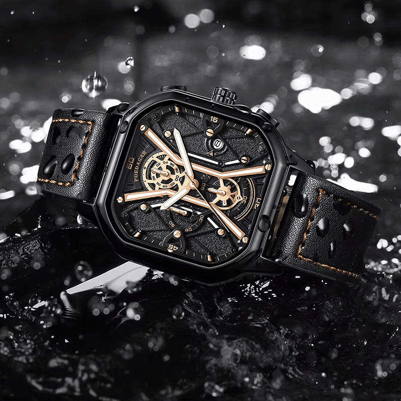 Montre Carré Luxe or et noir avec un bracelet en cuir