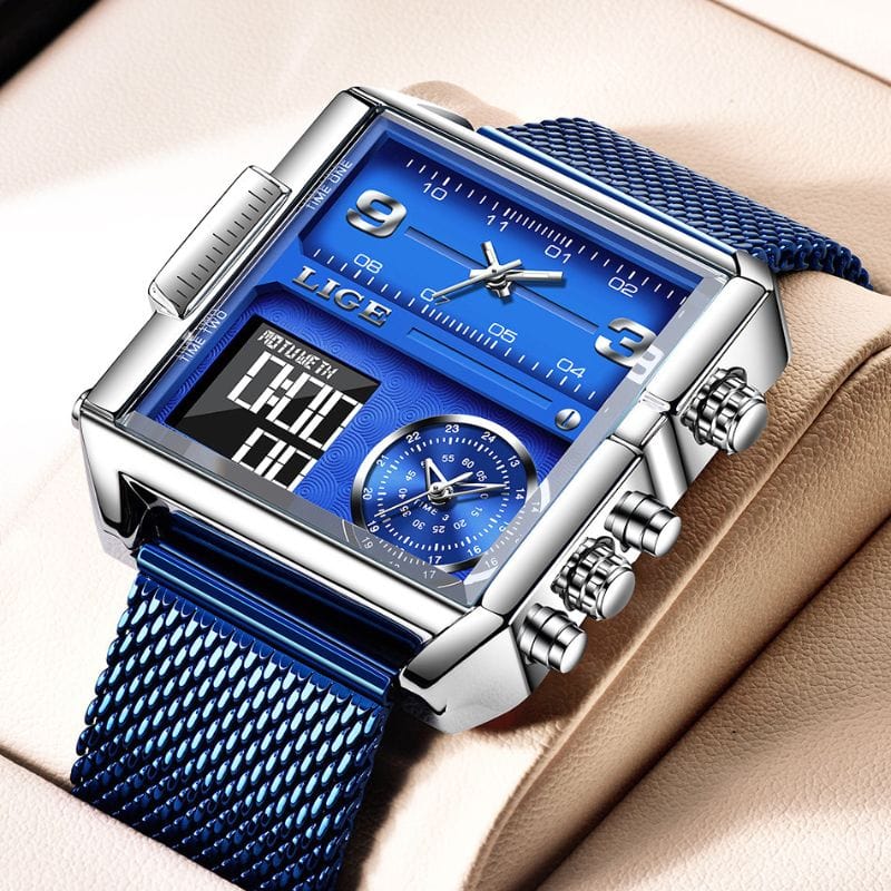 Montre Carrée Militaire en Acier bleu sur présentoir