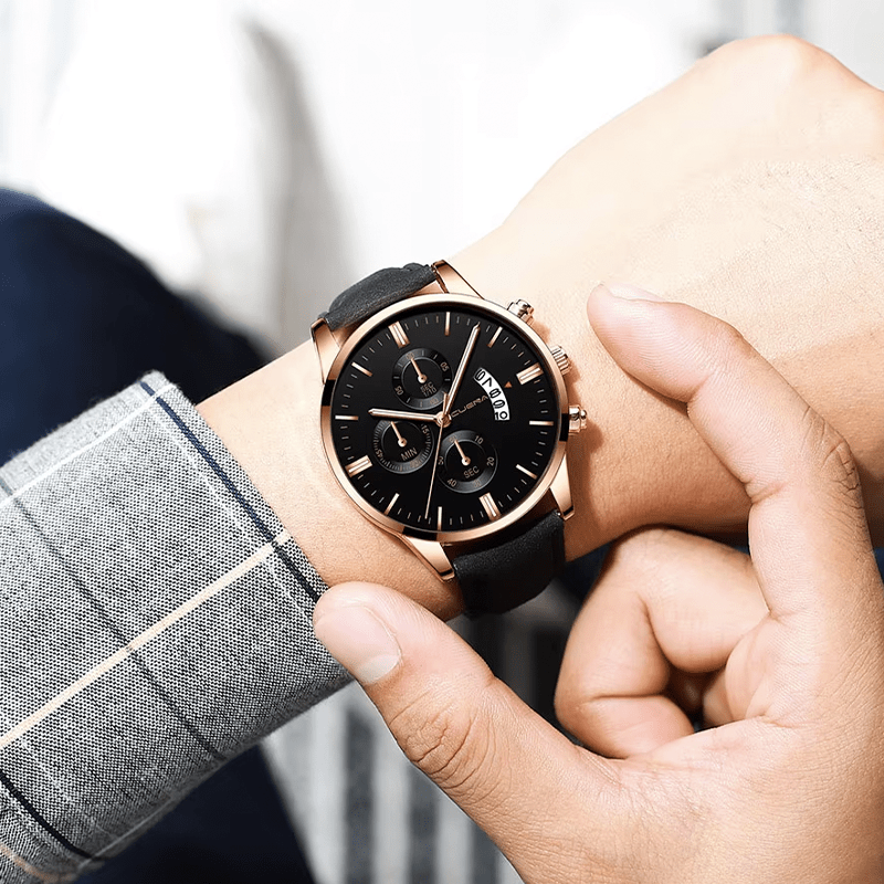 Montre Chronographe Bracelet Cuir or et noir porté