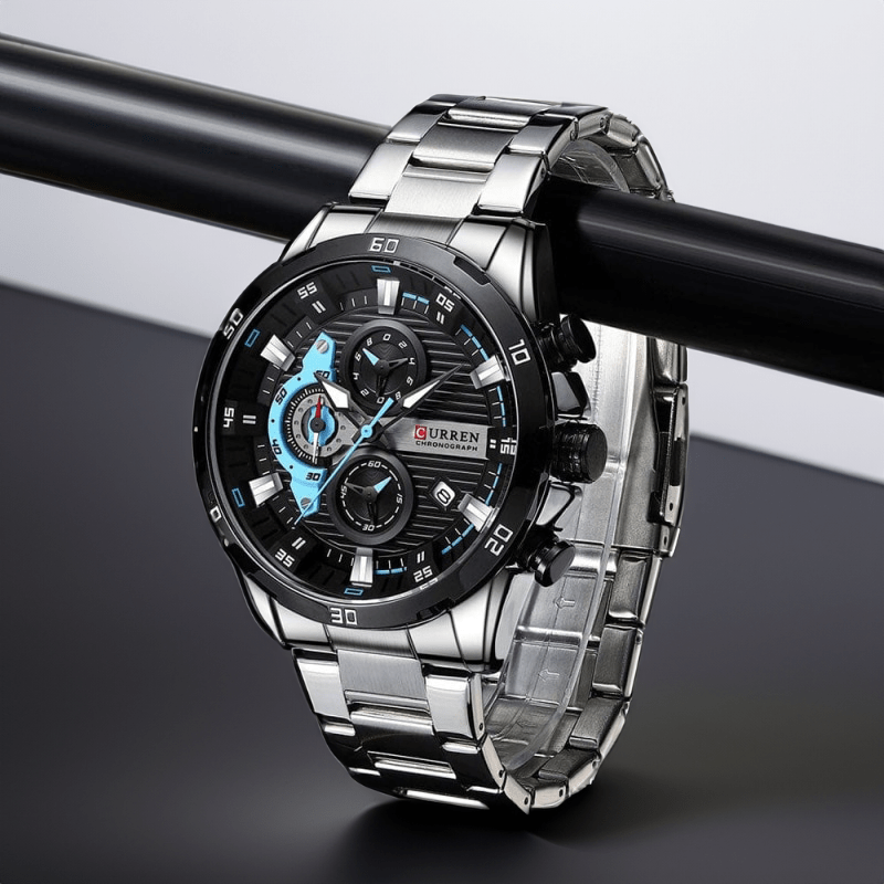 Montre Chronographe en Acier argent sur présentoir