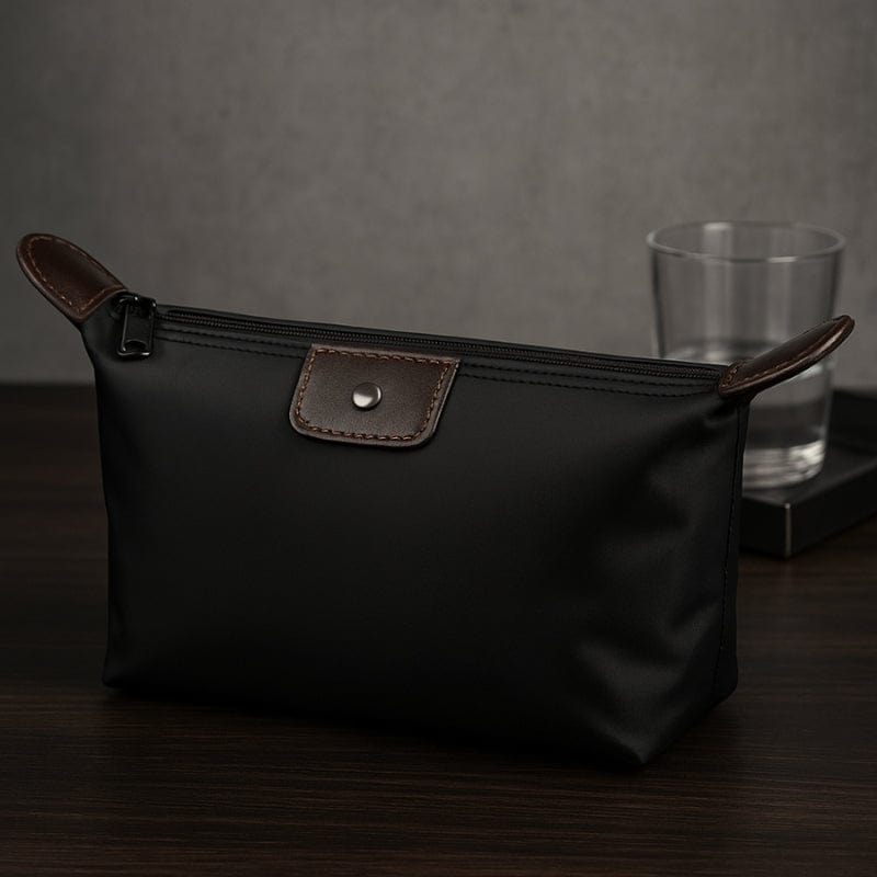 Petite trousse de toilette noire pour homme, avec finitions marron élégantes