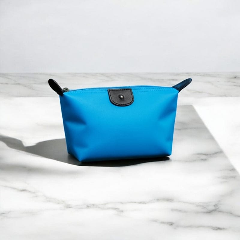 Trousse de toilette homme bleu clair, compacte et imperméable,