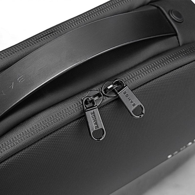 grande trousse de toilette homme rigide noire avec poignée renforcée