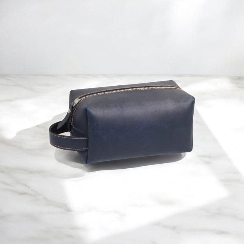 trousse de toilette voyage homme compacte bleu marine élégante
