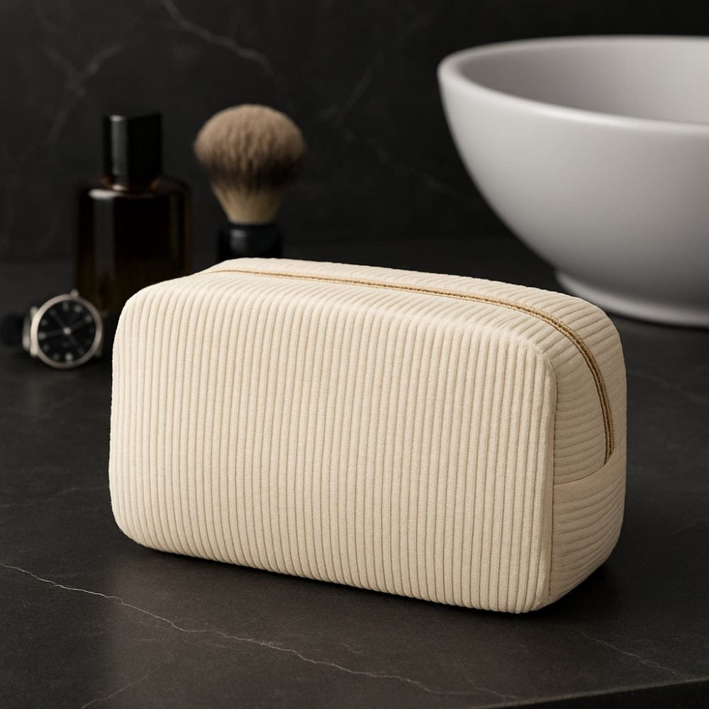 trousse toilette beige velours format compact pour voyage à personnaliser avec prenom