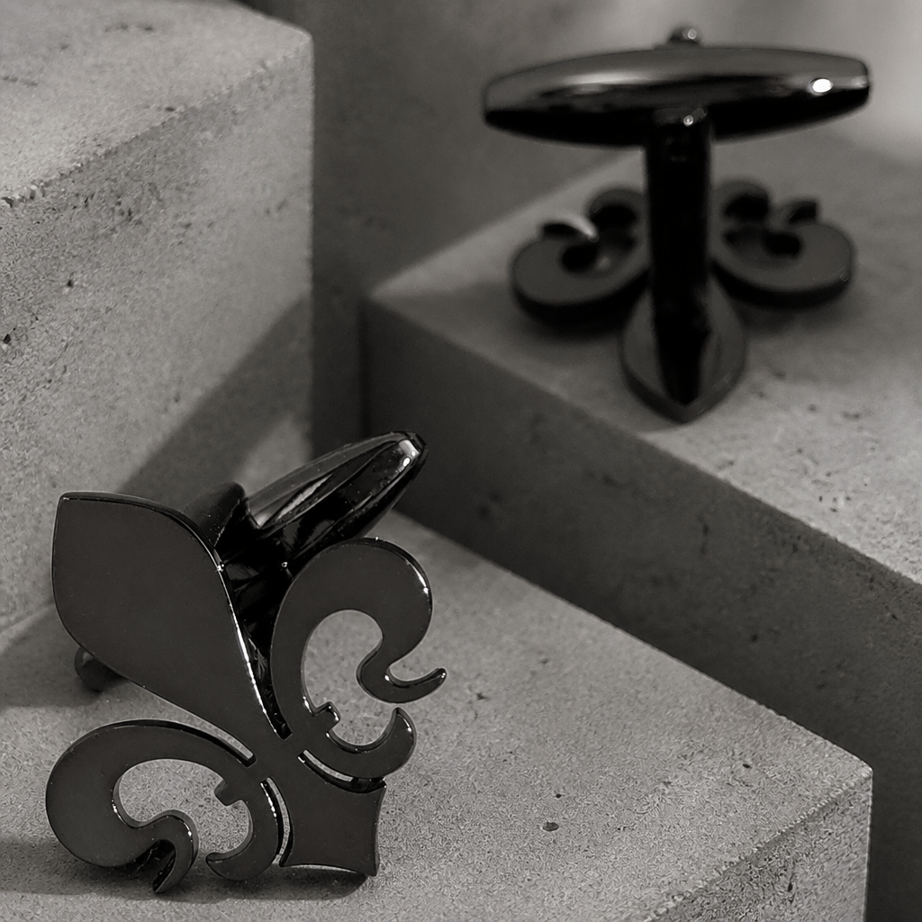 Bouton de manchette fleur de lys noir en acier