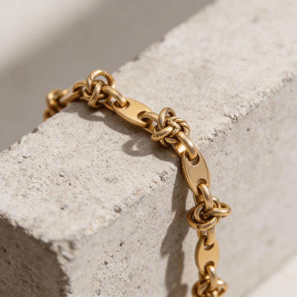 Des Finitions Exemplaires - Bracelet Gourmette Grain de Café Maille Nœud Acier