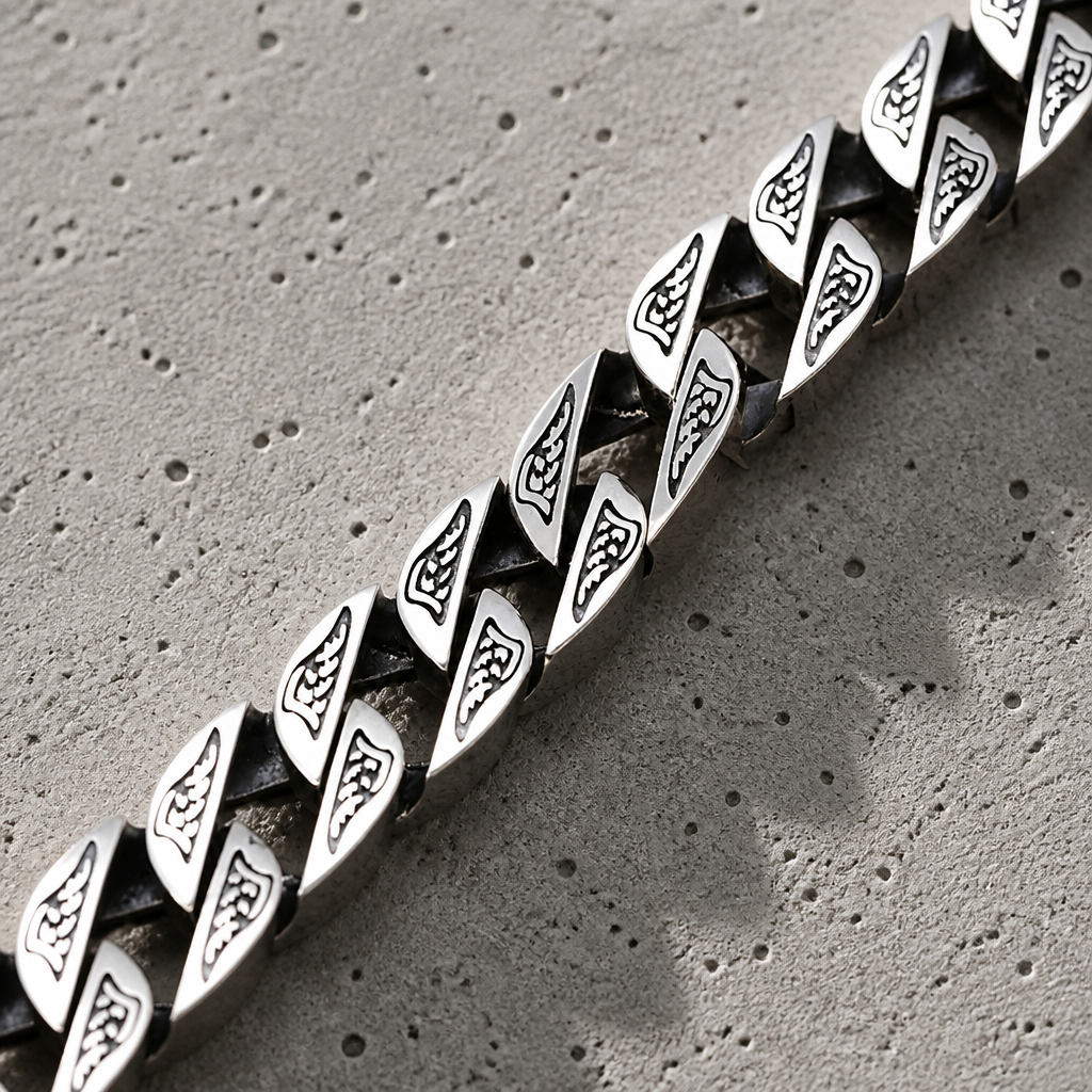 Des Finitions Exemplaires - Bracelet Homme Argent Luxe à Maille Large et Médaillon