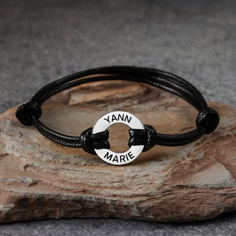 Bracelet homme personnalisé en corde noire avec médaillon acier gravé