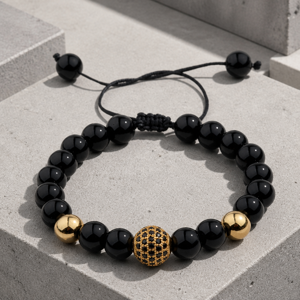 Bracelet shamballa homme, bille pavée dorée entre deux billes lisses dorées