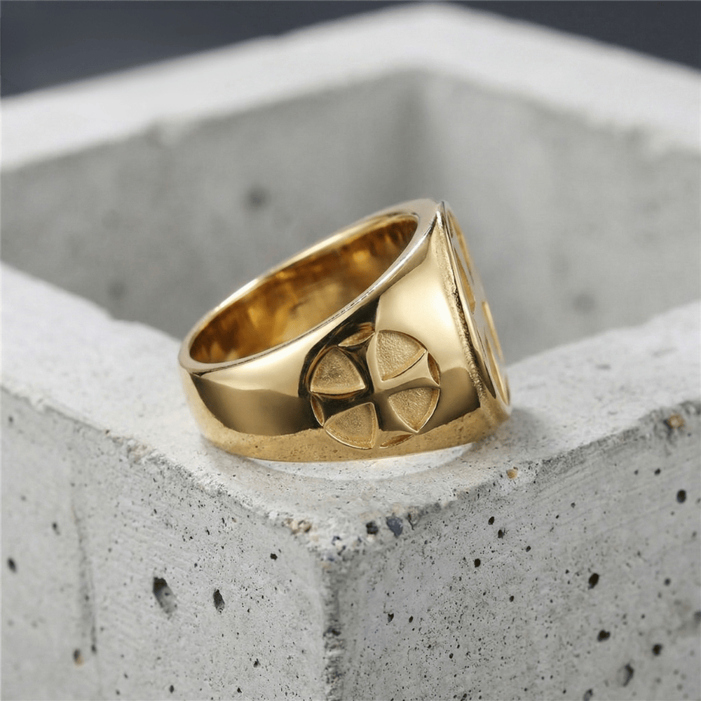 Des Finitions Exemplaires - Bague Chevalière Homme Croix Acier Inoxydable