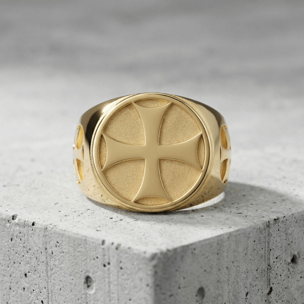 Chevalière croix homme or plateau rond motif templier