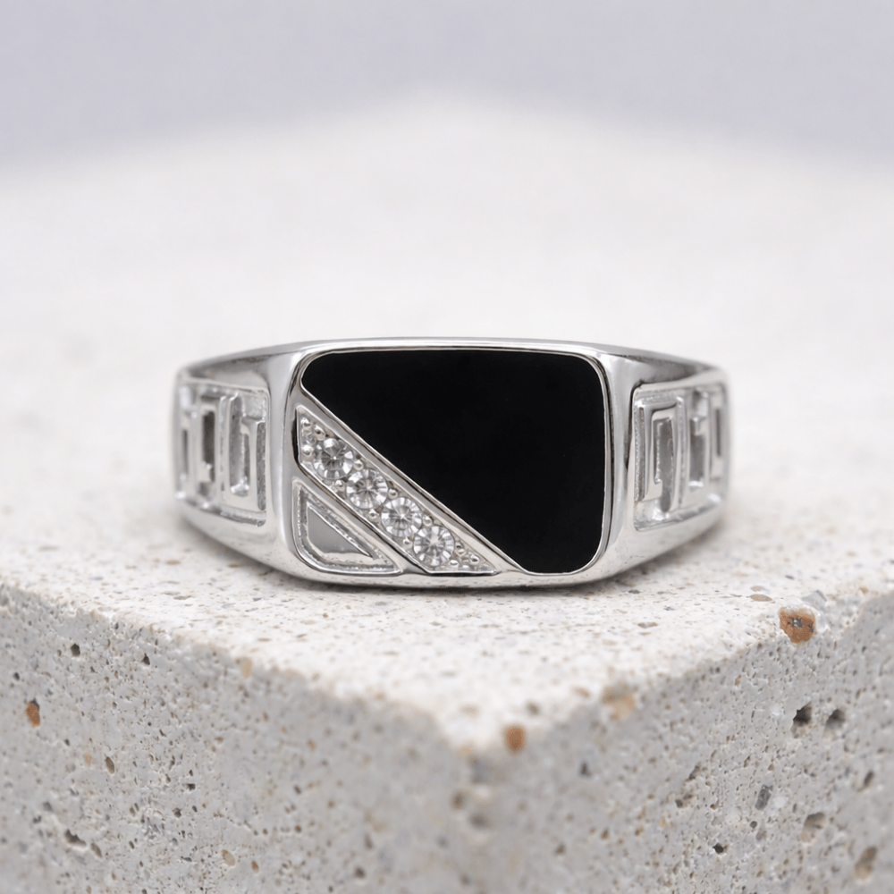 chevalière homme rectangulaire argent fond noir émaillé acier inoxydable