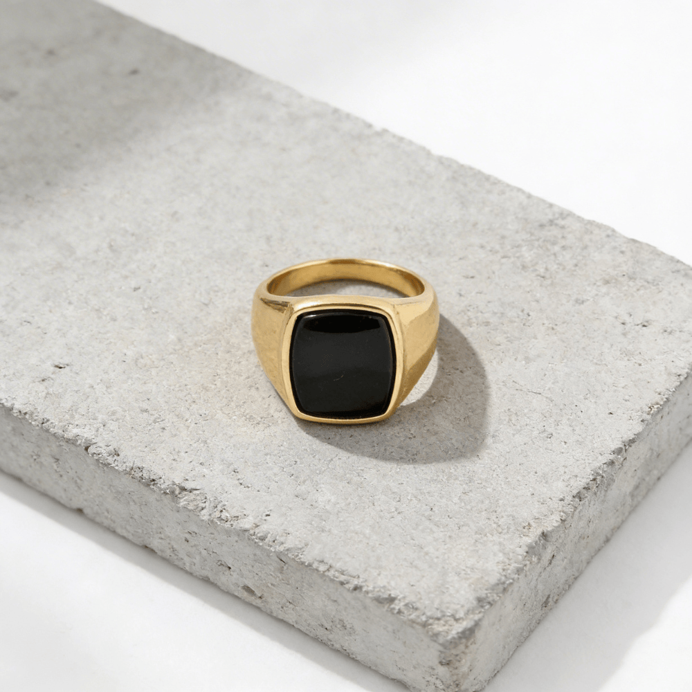 Chevalière homme onyx or plateau coussin poli