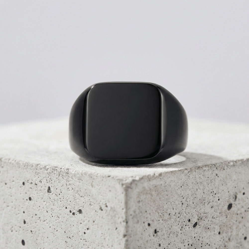 Chevalière noire homme acier inoxydable plateau coussin