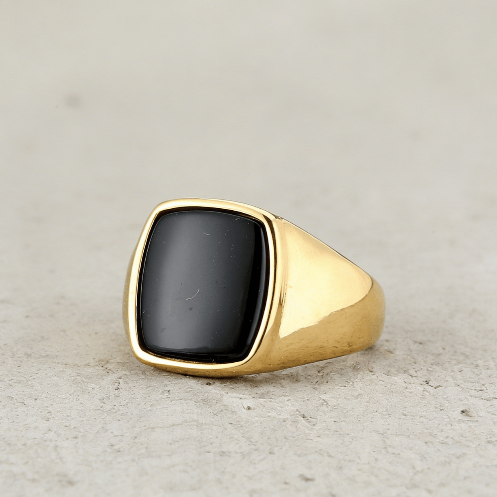 Chevalière onyx homme or pierre noire cabochon