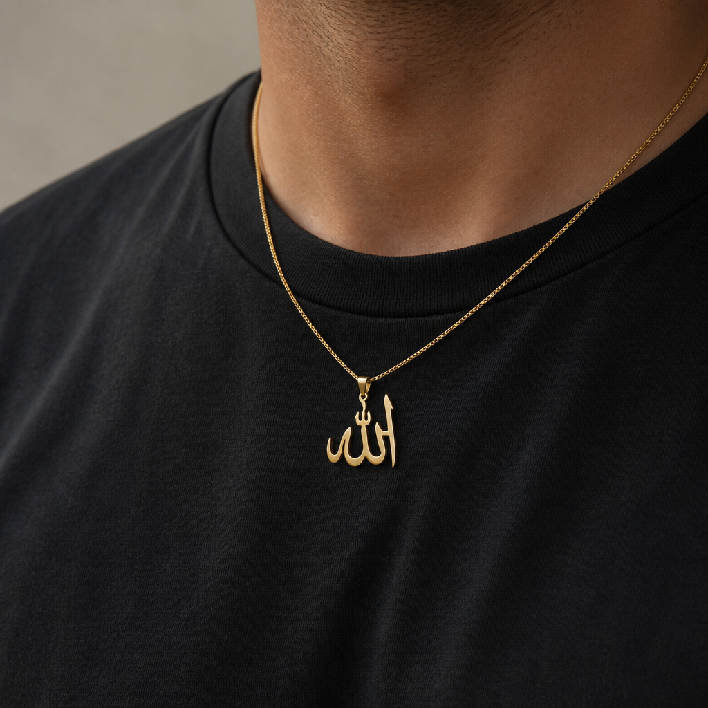 collier allah homme or porté pendentif nom d'allah