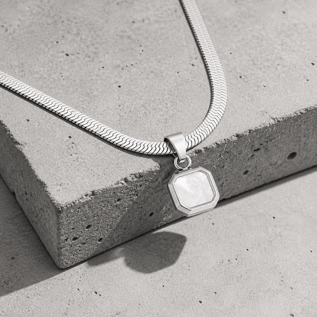 pendentif homme nacre blanche chaîne plate argent acier