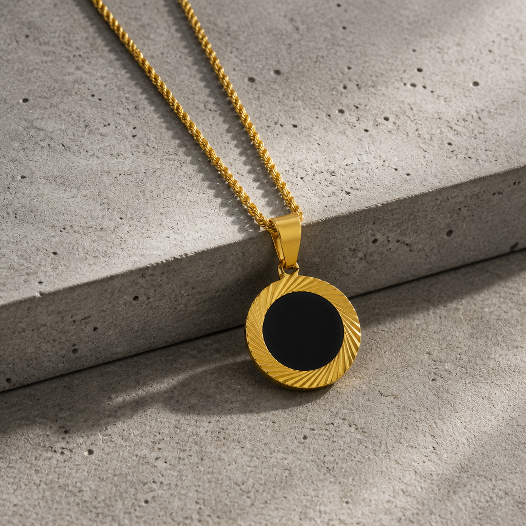 collier homme pendentif rond or noir acier inoxydable
