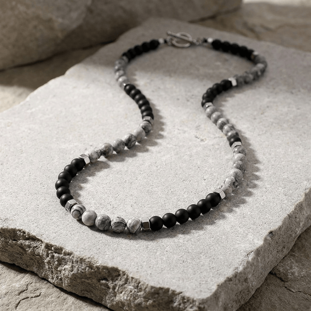 collier homme pierres naturelles grises et noires