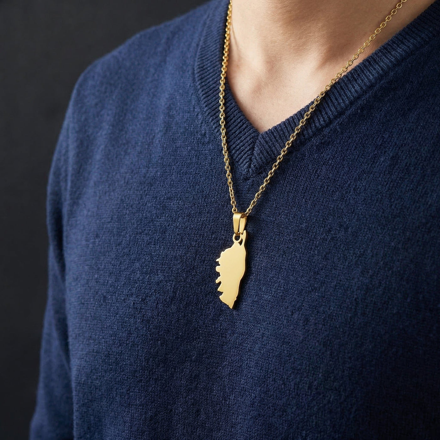 Des finitions exemplaires - Pendentif Homme Corse Acier Inoxydable