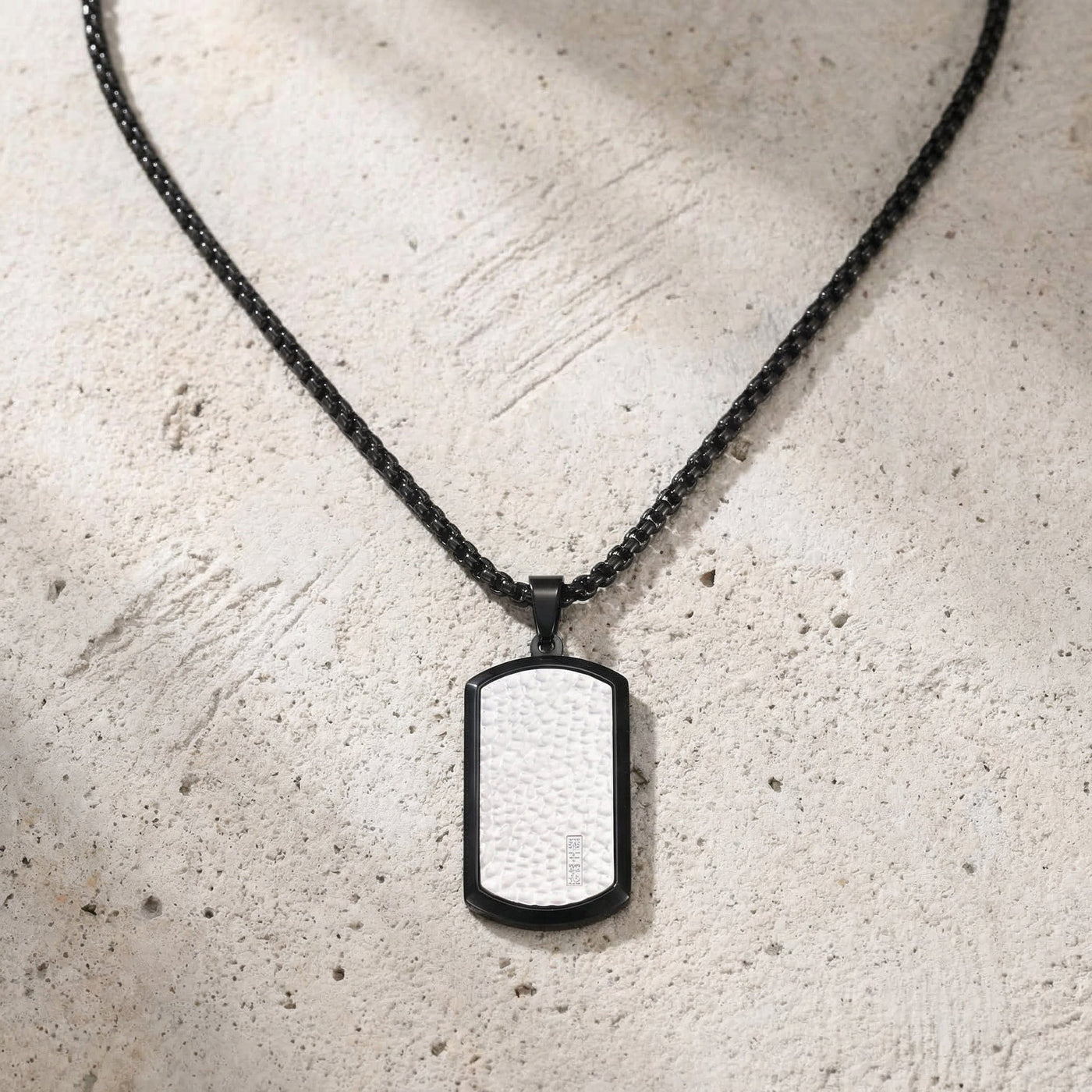 Des finitions exemplaires - Collier Pendentif Homme Zircon Acier Inoxydable