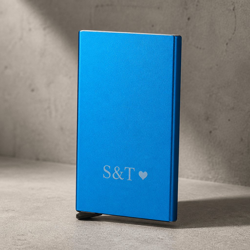 porte-cartes homme aluminium bleu RFID grave monogramme