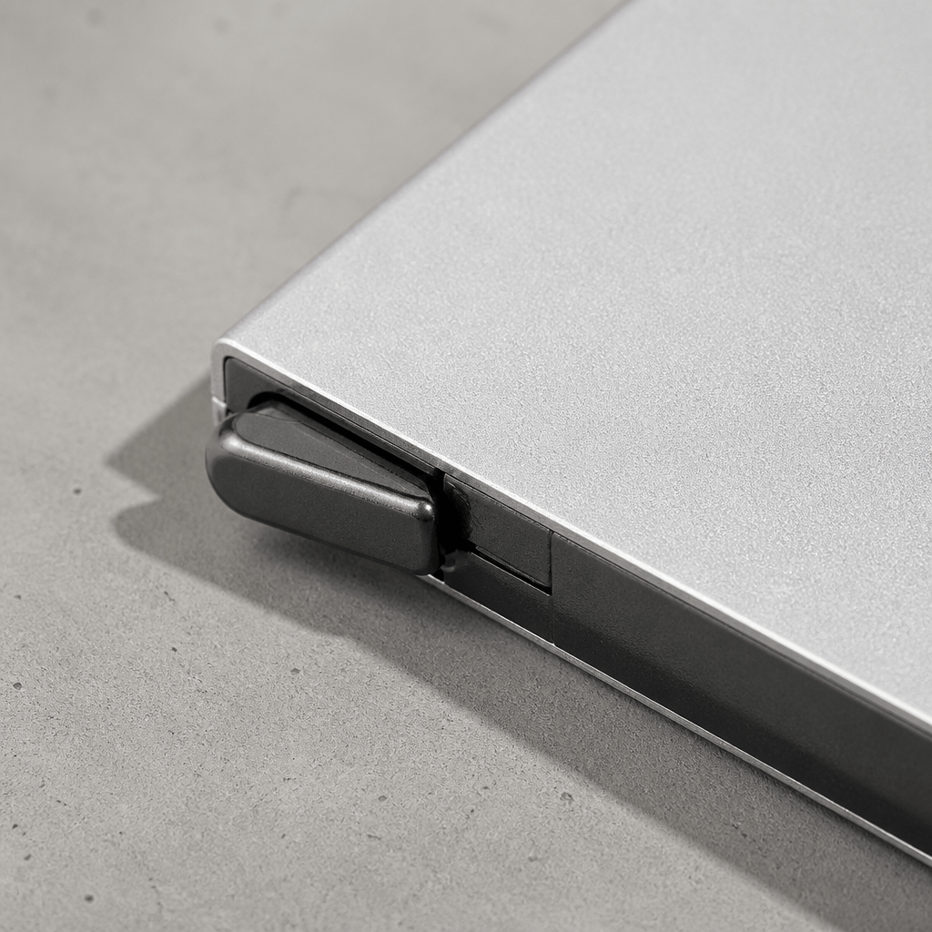 porte-cartes homme aluminium detail poussoir ejection RFID