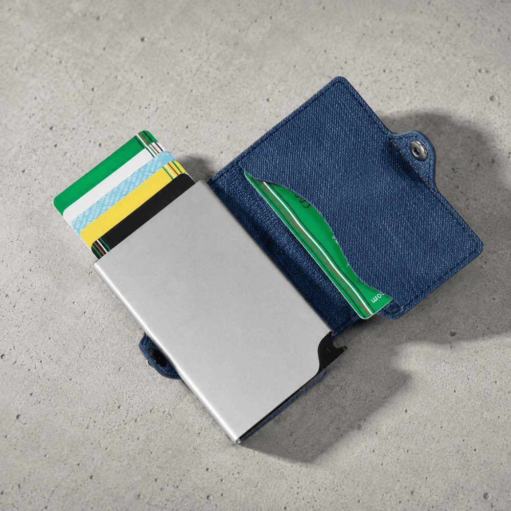 Porte-cartes homme aluminium slim ouvert logement carte