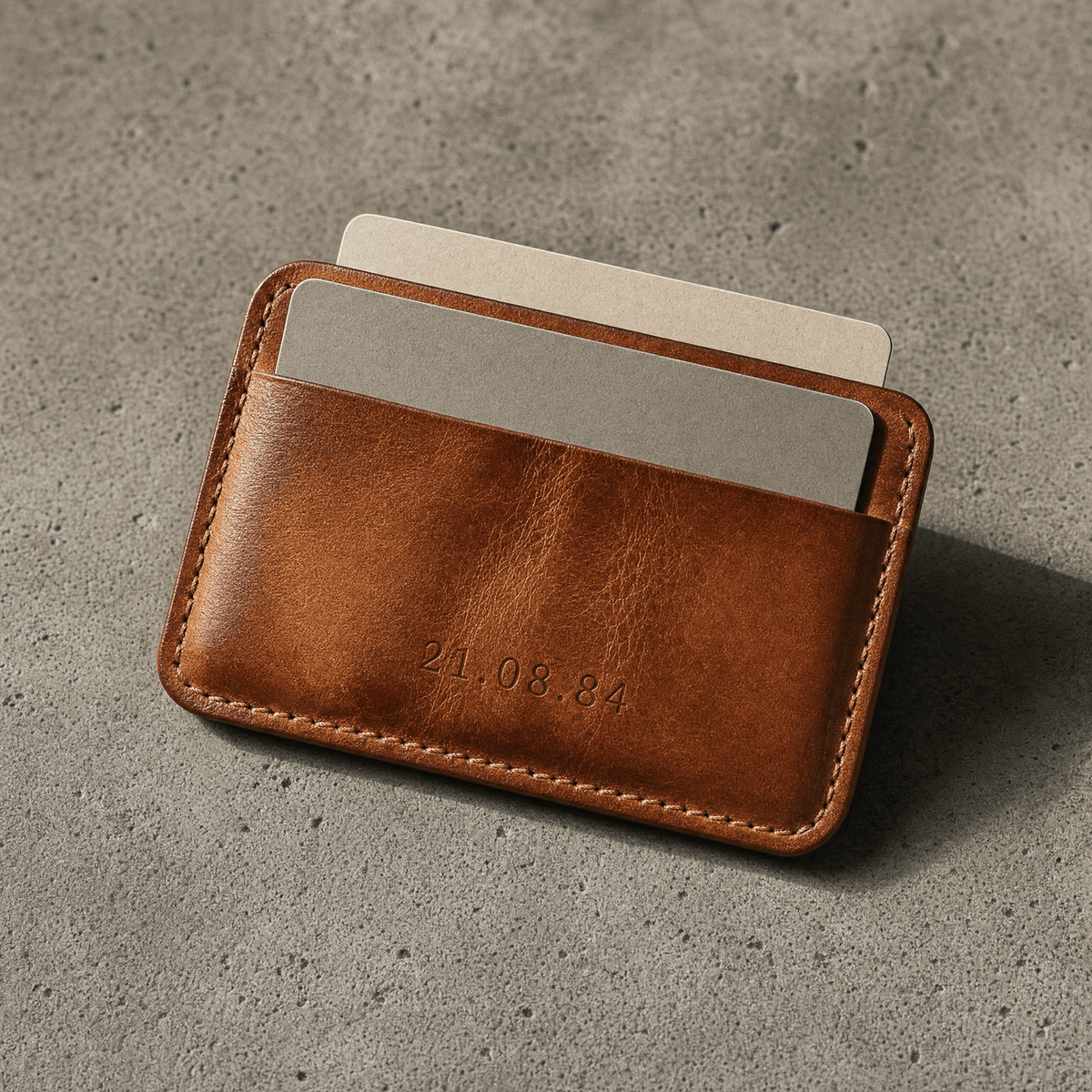 Porte-cartes cuir homme camel gravé date personnalisée