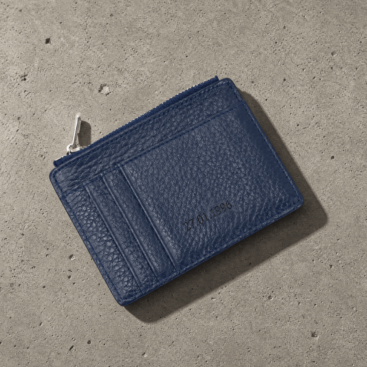 porte-cartes homme cuir bleu zippé gravé date
