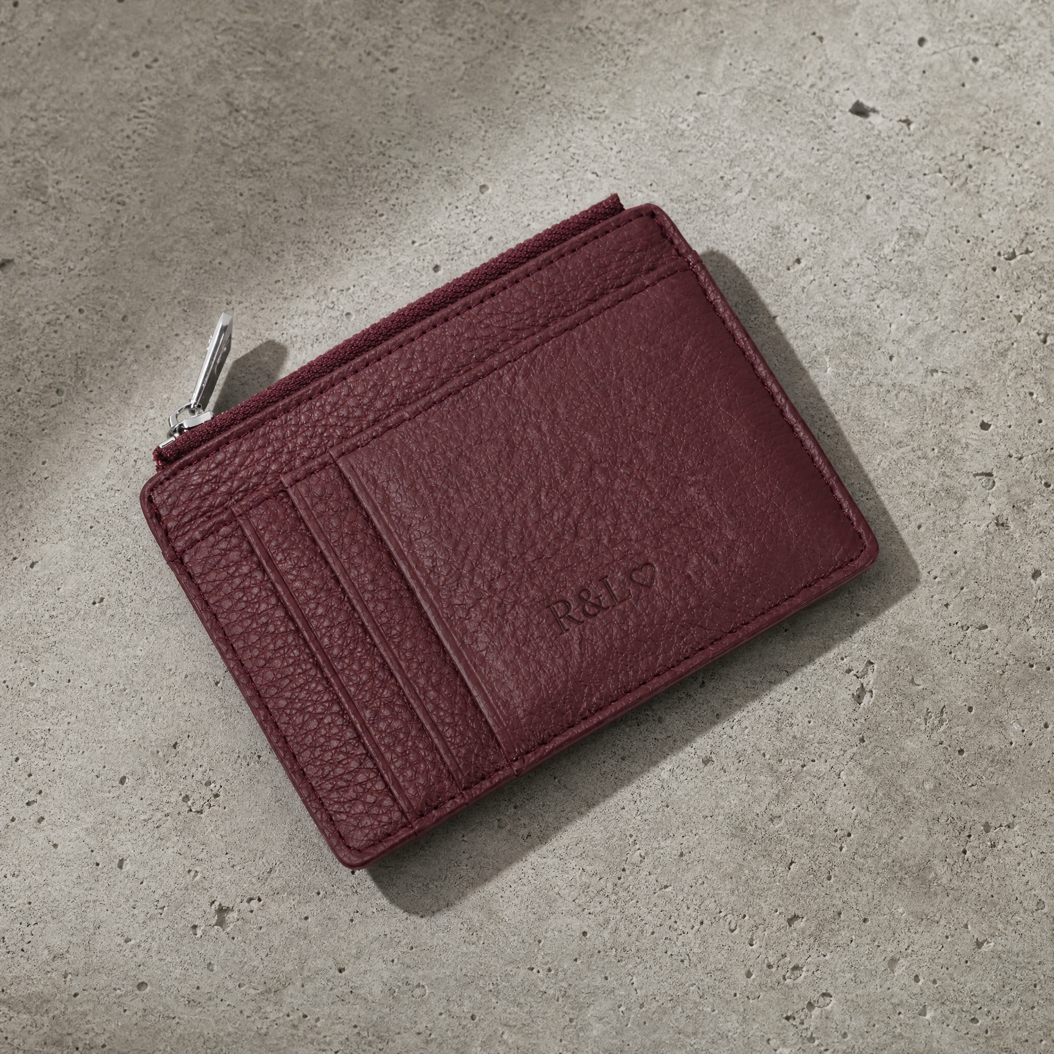 porte-cartes cuir bordeaux gravé initiales homme