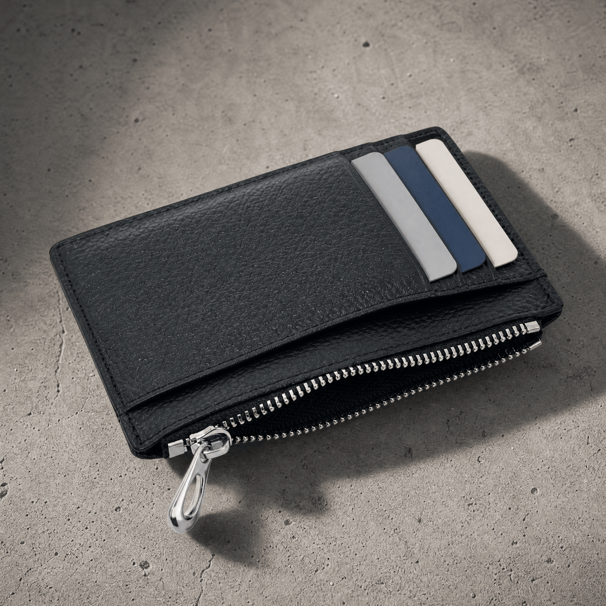 Des Finitions Exemplaires - Porte-Cartes Homme Cuir Zippé Personnalisé Gravé