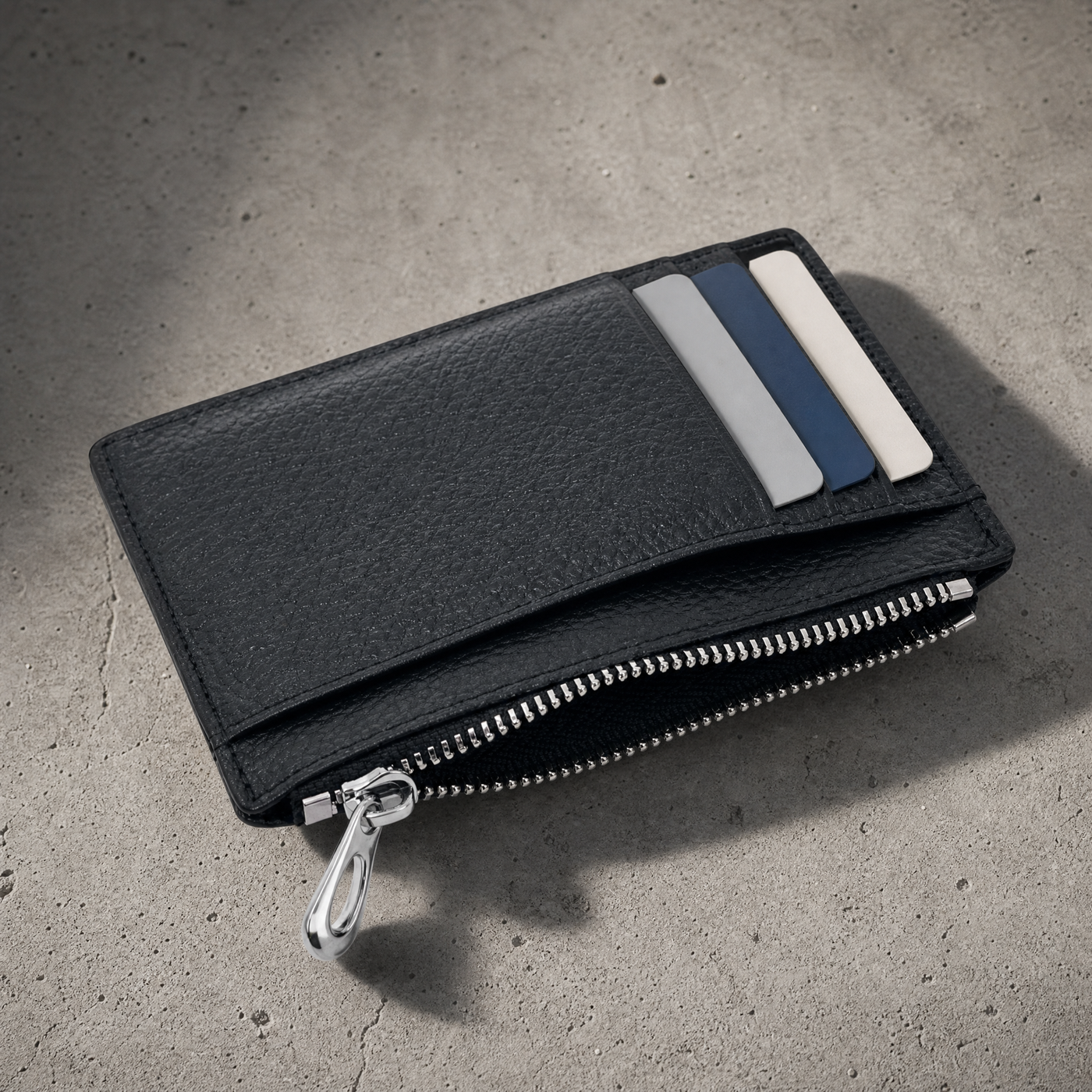 Des Finitions Exemplaires - Porte-Cartes Homme Cuir Zippé Personnalisé Gravé