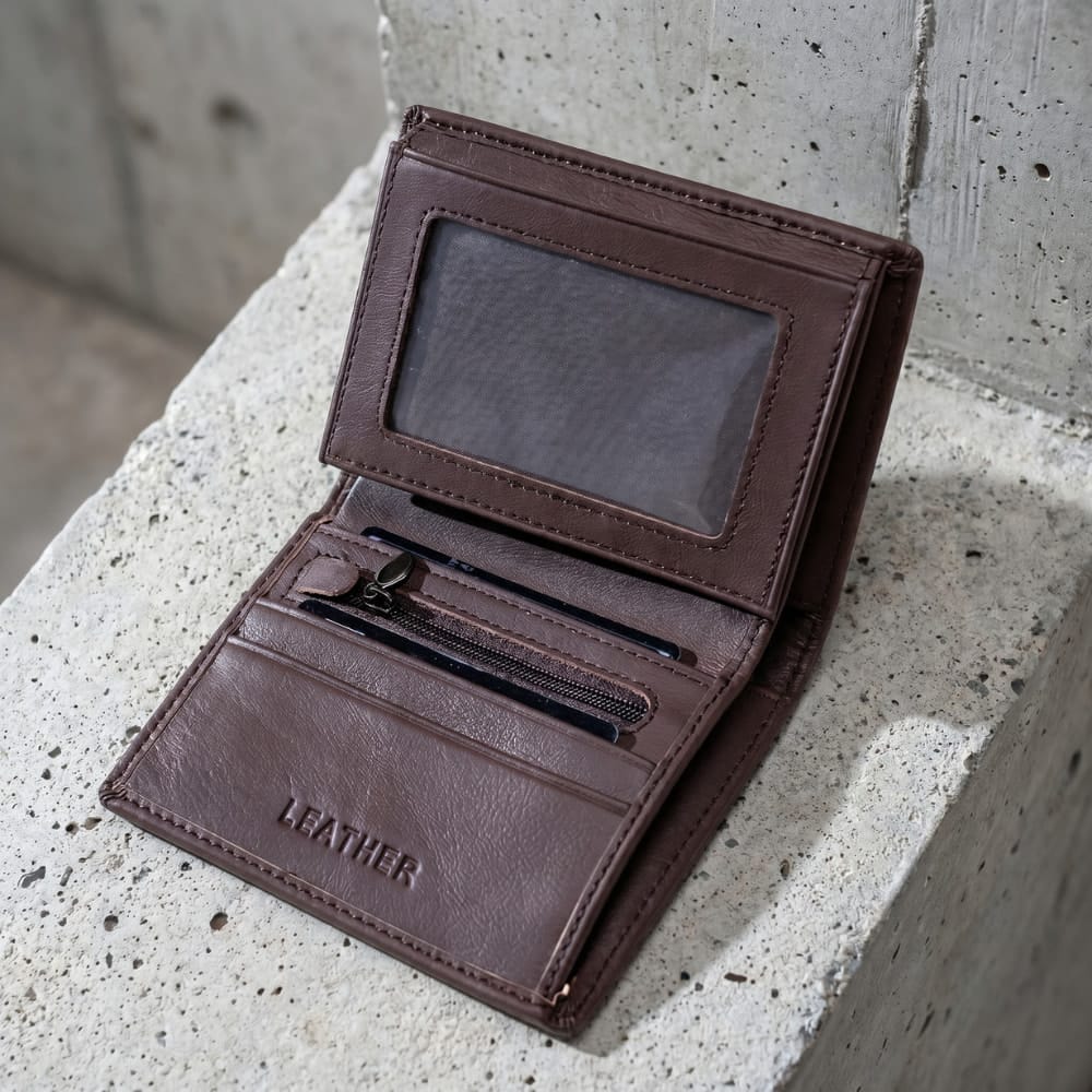 portefeuille homme cuir marron fenêtre carte identité