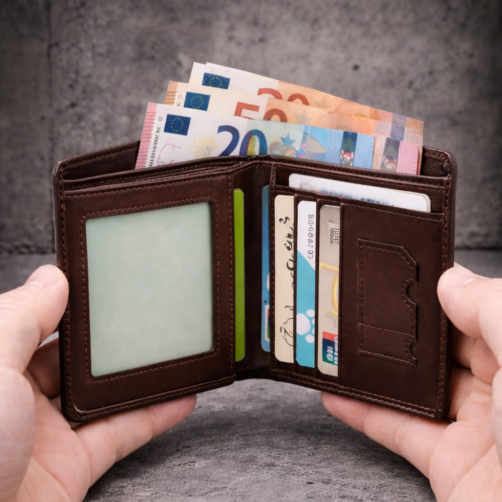 portefeuille homme marron vertical ouvert fenêtre id rfid