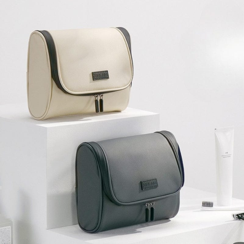 trousse de toilette suspendue compacte beige et grise design élégant